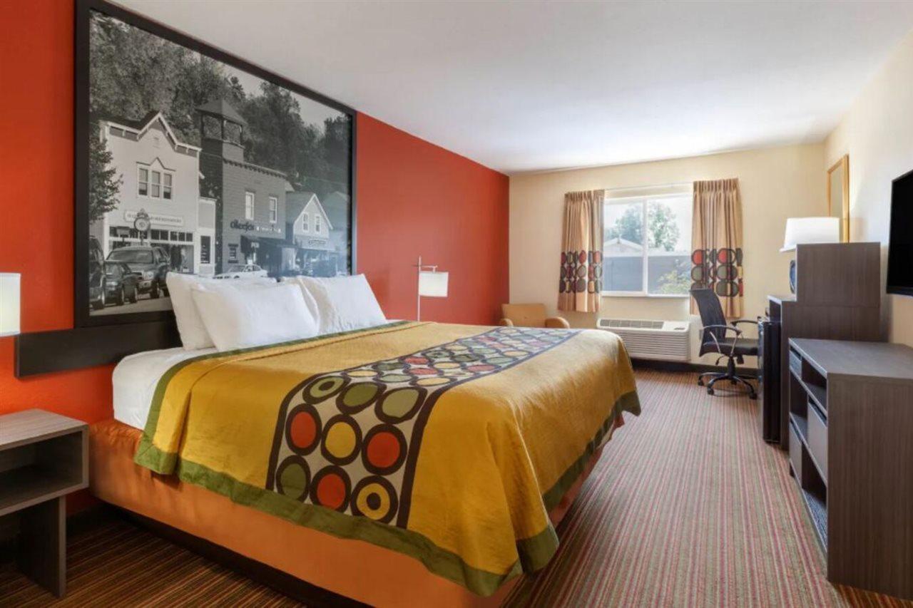 Motel Super 8 By Wyndham Big Rapids Zewnętrze zdjęcie