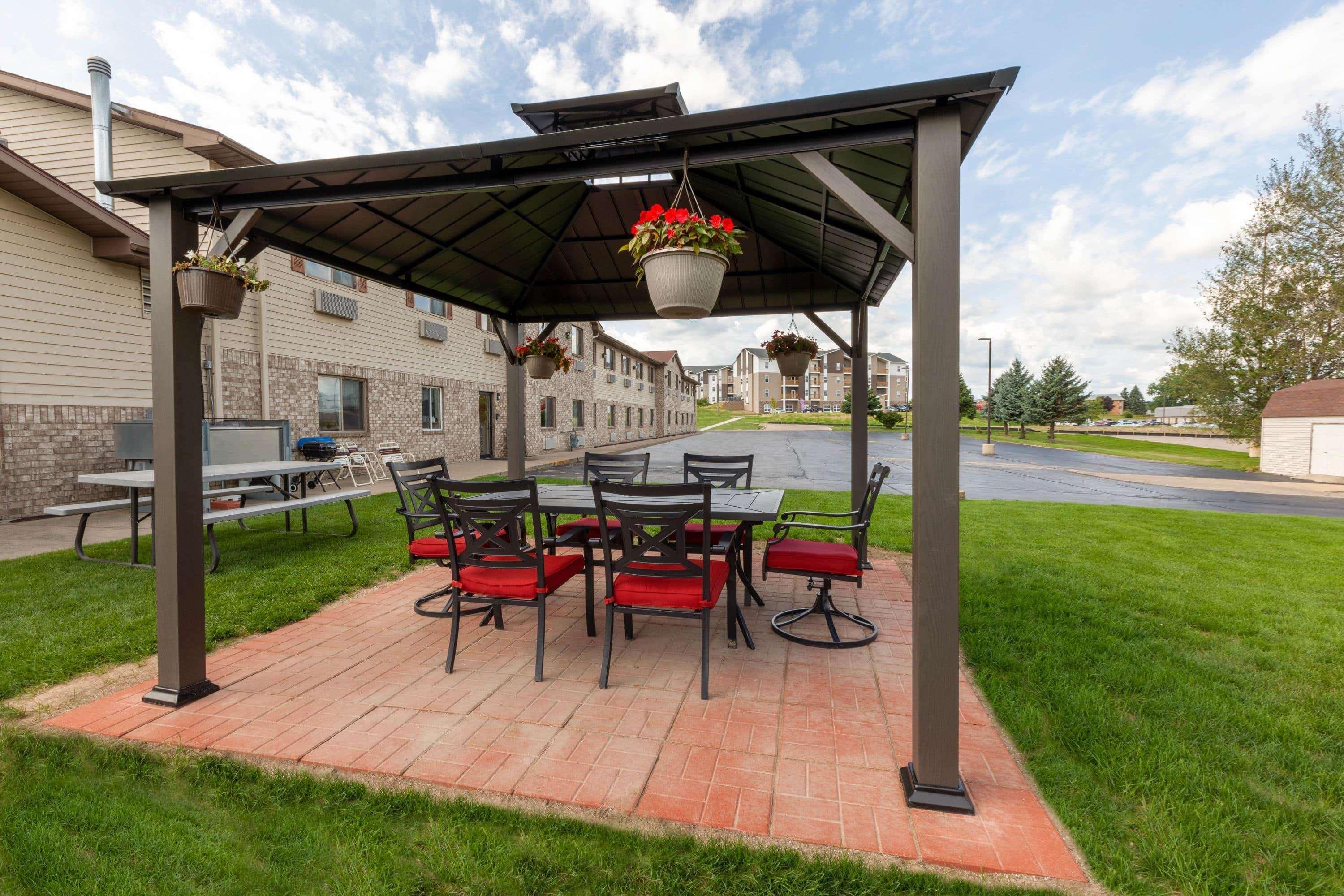 Motel Super 8 By Wyndham Big Rapids Zewnętrze zdjęcie