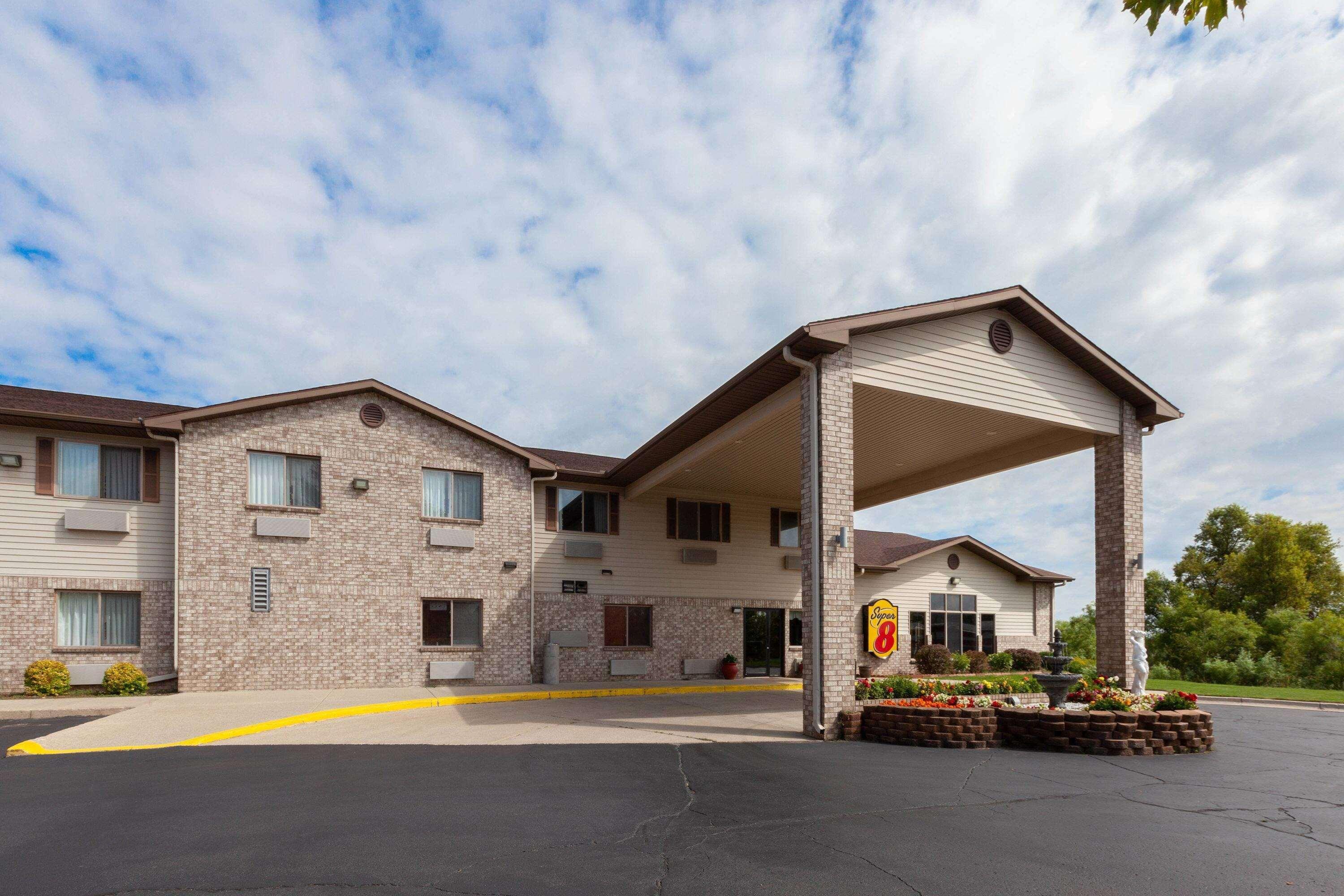 Motel Super 8 By Wyndham Big Rapids Zewnętrze zdjęcie