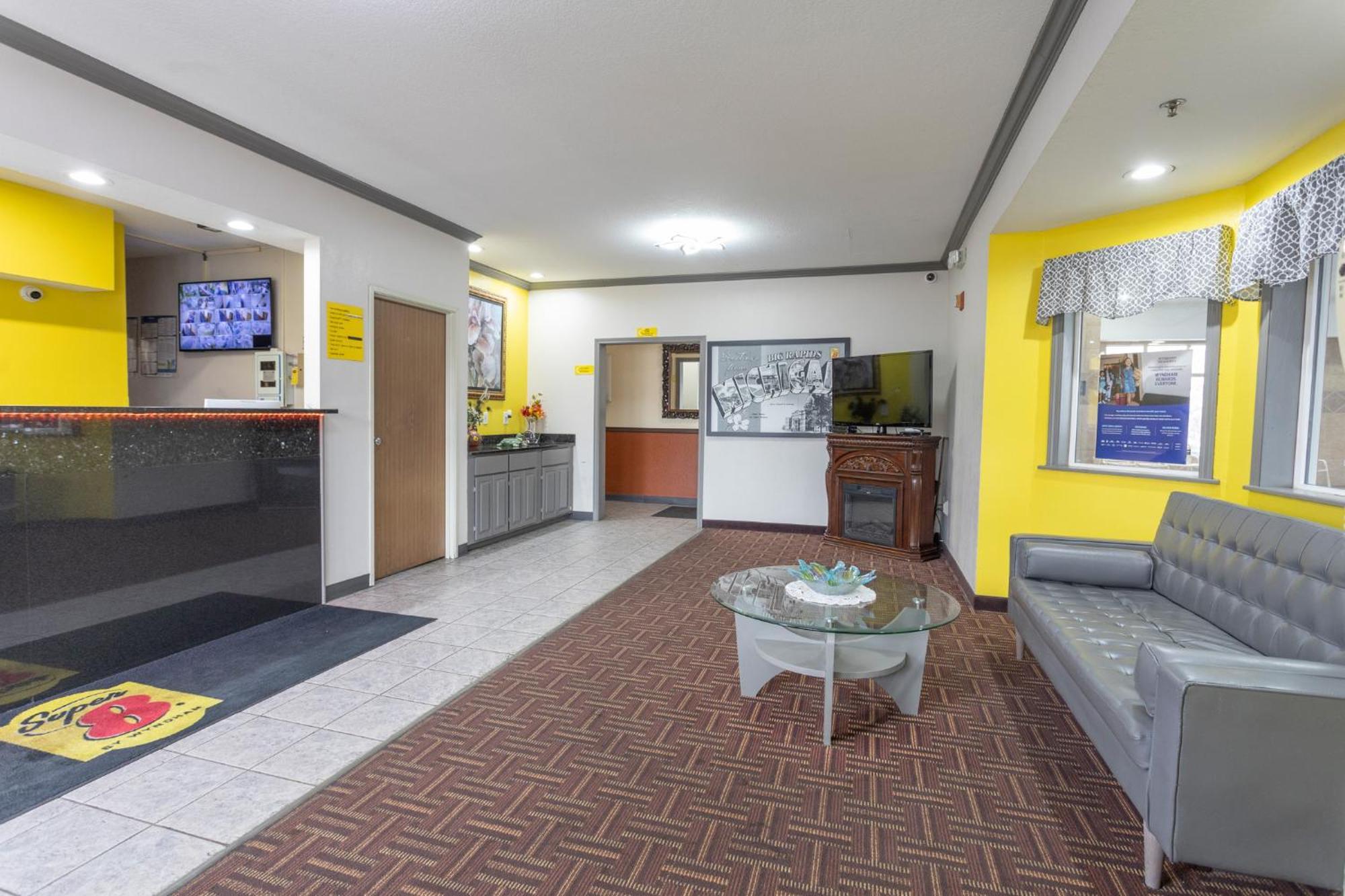 Motel Super 8 By Wyndham Big Rapids Zewnętrze zdjęcie