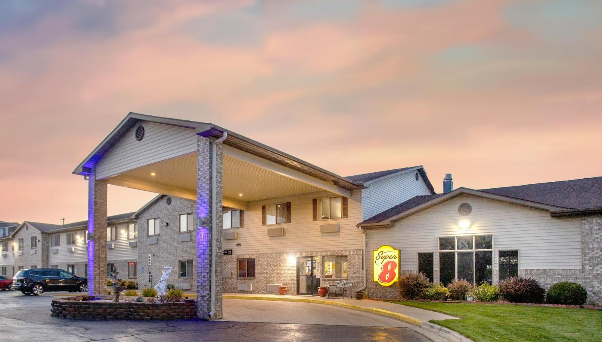 Motel Super 8 By Wyndham Big Rapids Zewnętrze zdjęcie