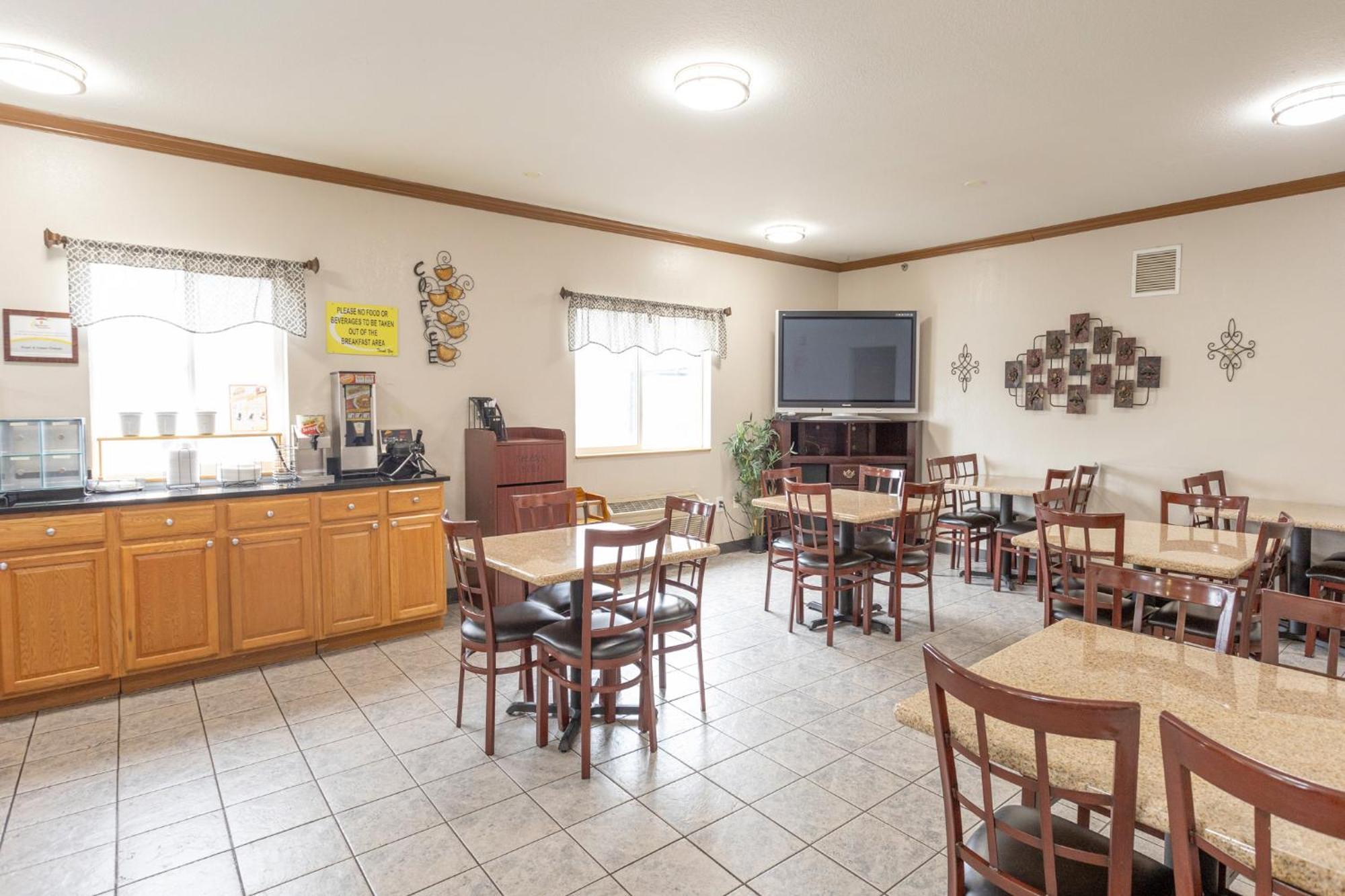 Motel Super 8 By Wyndham Big Rapids Zewnętrze zdjęcie