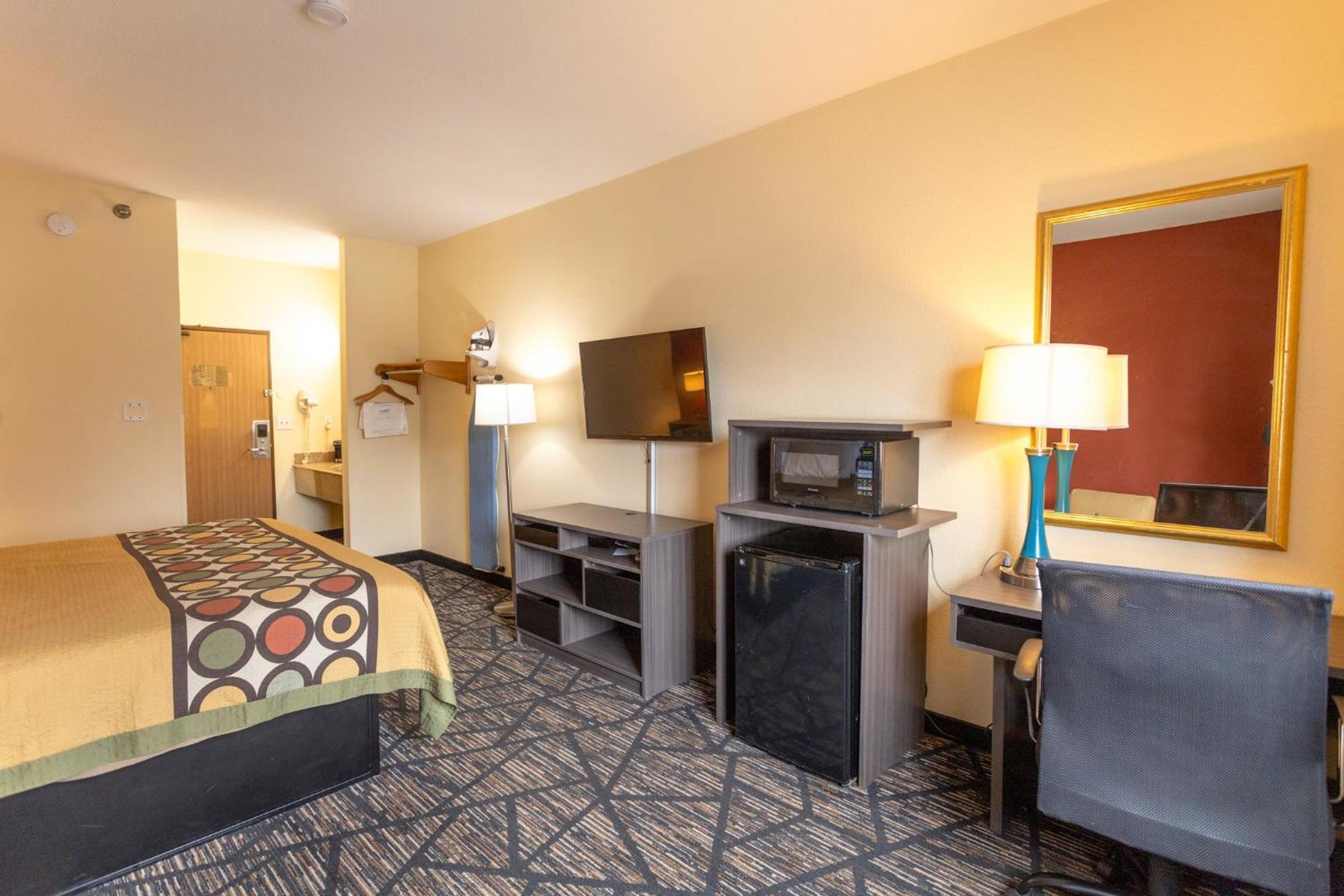 Motel Super 8 By Wyndham Big Rapids Zewnętrze zdjęcie