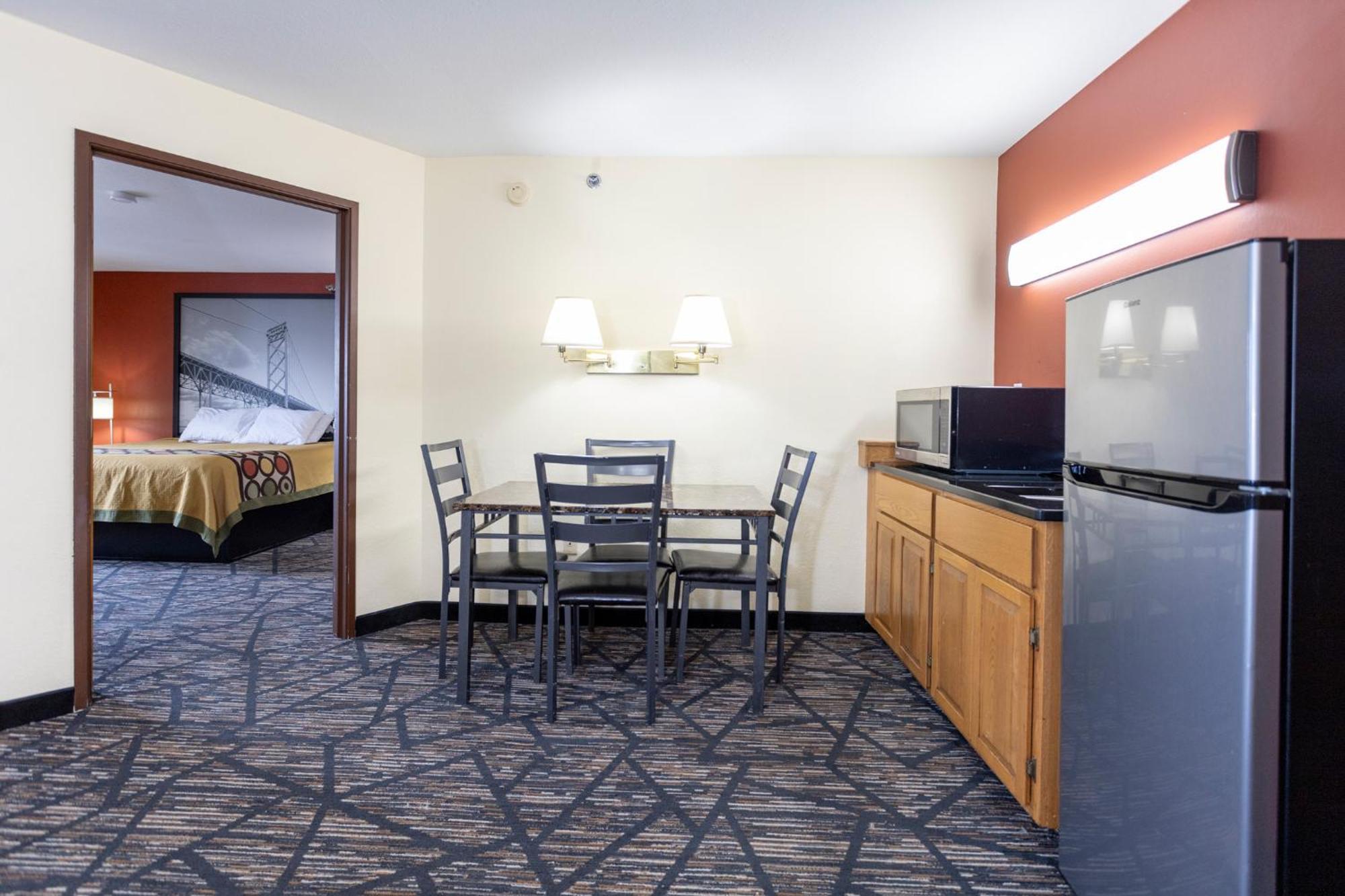 Motel Super 8 By Wyndham Big Rapids Zewnętrze zdjęcie